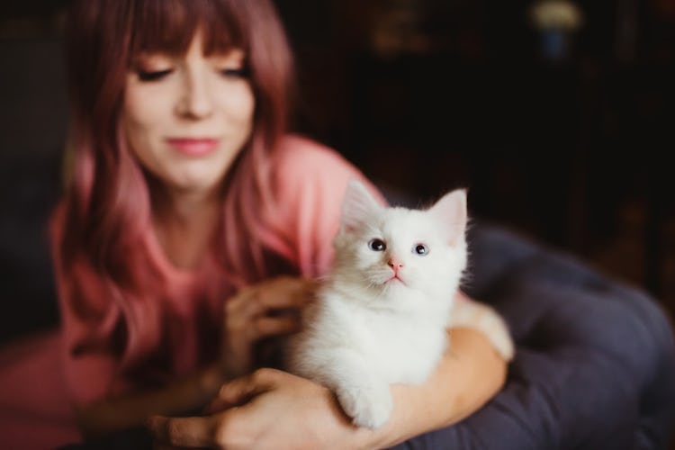 Kelly Anderson and her cloned cat, Belle