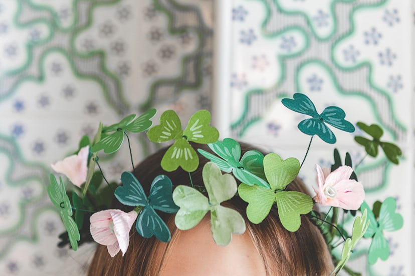 St. Patrick's Day Crafts For Kids: Shamrock crown