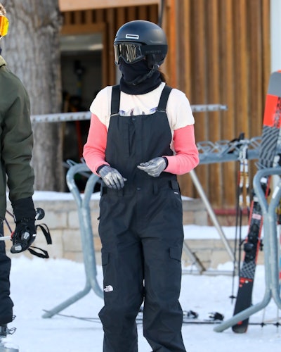 Kendall Jenner snowboarding outfits.