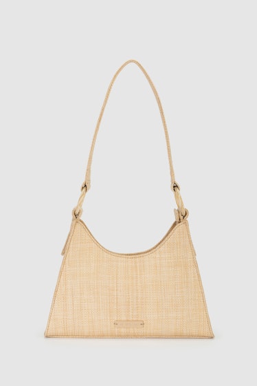 2022 handbag trends raffia shoulder bag 