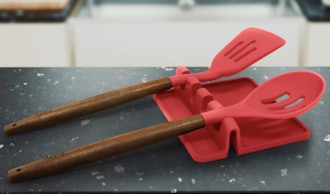 Silicone Utensil Rest With Drip Pad