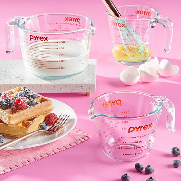 Pyrex Glass Measuring Cups (4-Piece Set)