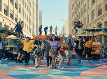 Vroom's Super Bowl 2022 commercial is a full-on musical with choreography from 'La La Land's Mandy M...