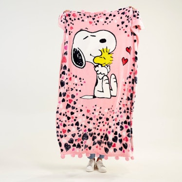 This Snoopy throw is a super cute Galentine's Day gift for your friends. 