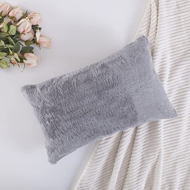 Home Brilliant Faux Fur Pillow Case