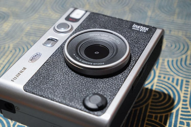 The Instax Mini Evo’s camera has 4.92 megapixels. 