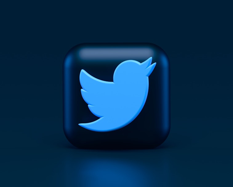 How to use Twitter Blue to undo tweets and declutter threads