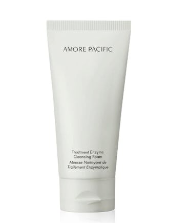 Michelle Phan Shares Her Favorite Skincare Products & Beauty Secrets Michelle Phan Shares Her Favorite Skincare Products & Beauty Secrets