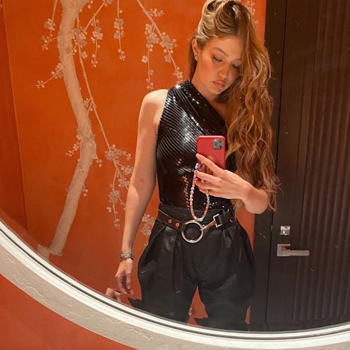 Gigi Hadid selfie