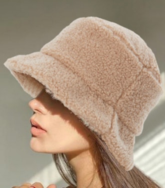 GuanGu Fuzzy Teddy Bucket Hat