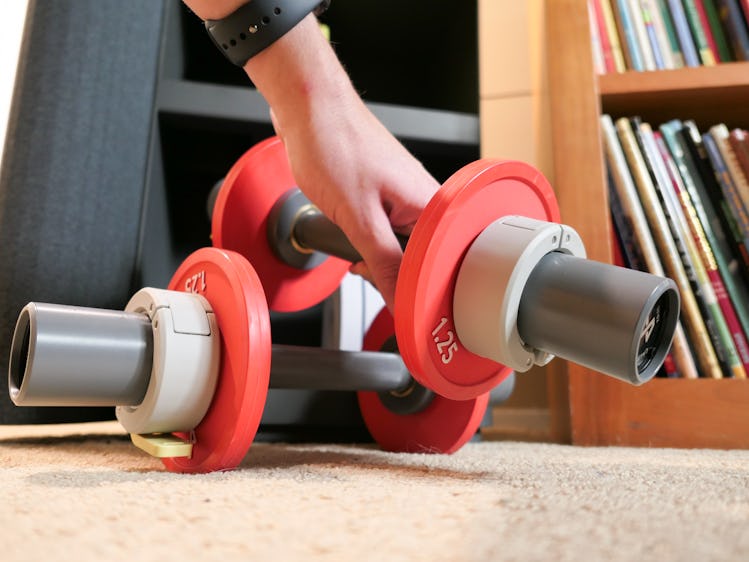Lifting the Tempo Moves smart weights.