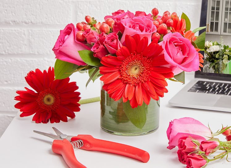 You can take a flower-making class as one of the Valentine's Day 2022 online experiences.