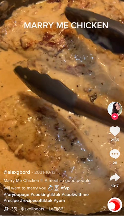 This TikToker shows how to make marry me chicken recipe on TikTok. 
