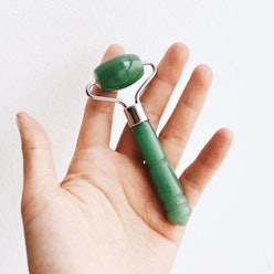 Here's how to use a jade roller to help with a double chin.