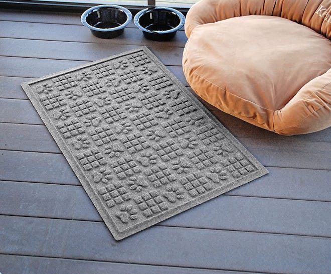 Bungalow Flooring Waterhog Dog Paw Design Doormat 