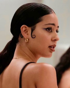 The Glam On 'Euphoria' Indicates Double Winged Eyeliner Will Be This Year