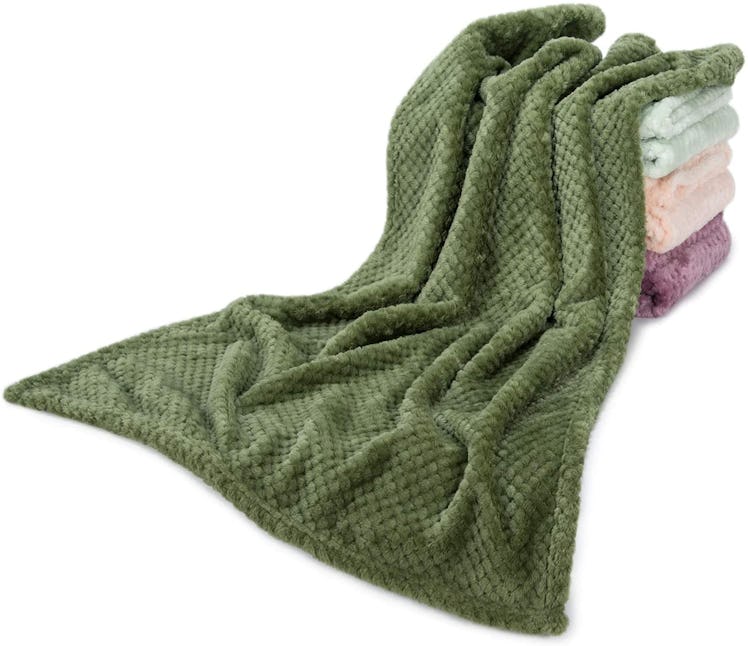 WONDER MIRACLE Fuzzy Blanket