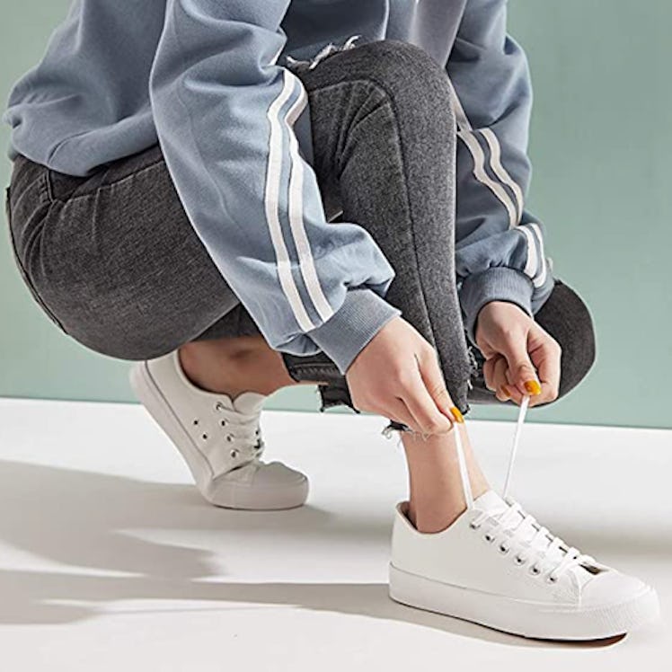 hash bubbie White PU Leather Low Top Sneakers