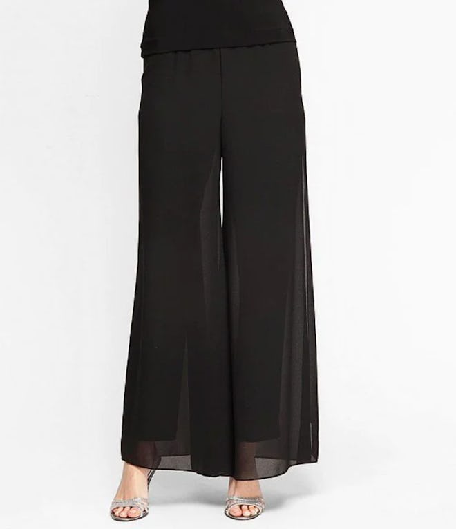 These wide-leg trousers are a pretty choice for a Valentine's Day outfit.