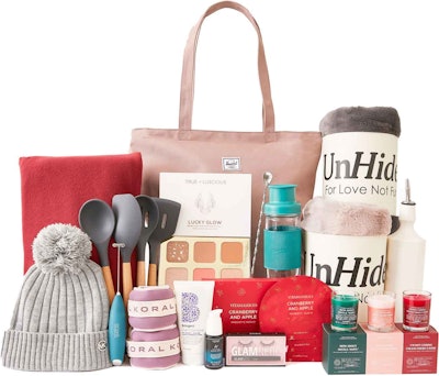 valentine's day gifts for friends: fabfitfun box