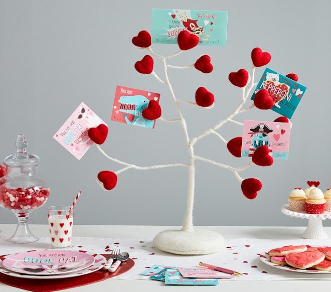 This felt heart tree is a fun Valentine's Day decoration.