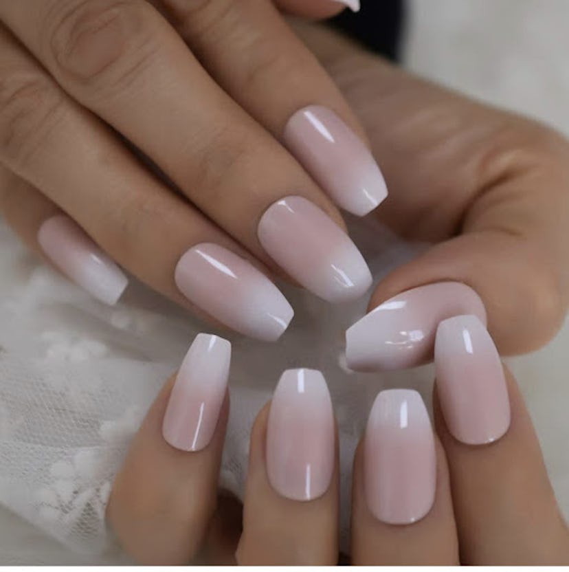 Stunning Dip Powder Nail Designs to Try