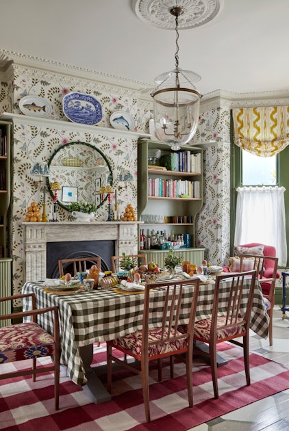 grandmillennial style dining room