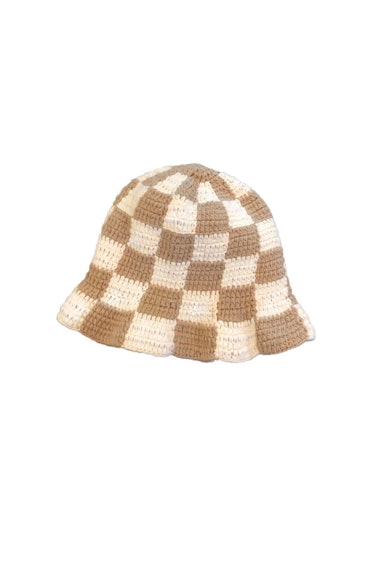 Petites Rêveries cream and brown crochet hat.