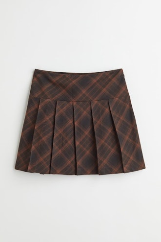 H&M plaid brown pleated skirt.