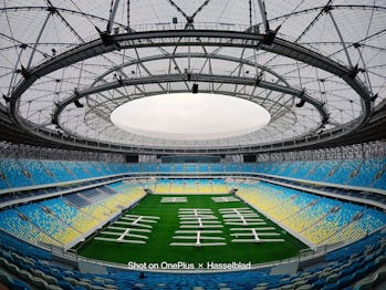 The OnePlus 10 Pro’s new 150-degree ultra-wide lens captures more of a scene.