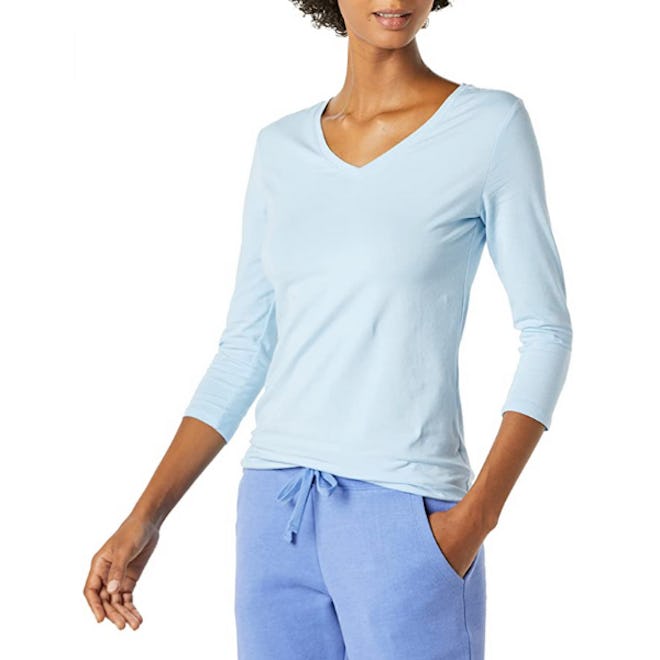 Amazon Essentials Classic-Fit 3/4 Sleeve V-Neck T-Shirt