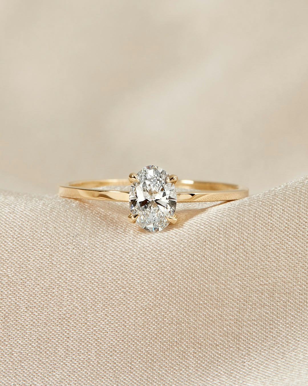 The Baby Stella Ring, Oval