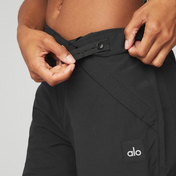 Alo Yoga's campaign photo for the Edge Trousers. 