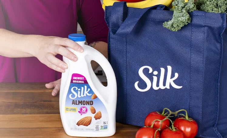 Here's how to enter Silk's Fridge Flash Free Almond Milk sweepstakes.