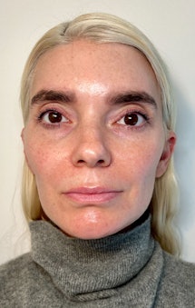 A woman after she used Talika Lopcils mascara 