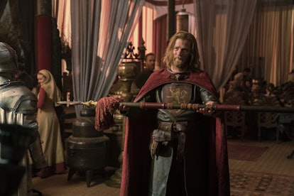 Jefferson Hall como Lannister en la temporada 1 de 'House of the Dragon' a través del sitio de prensa de HBO