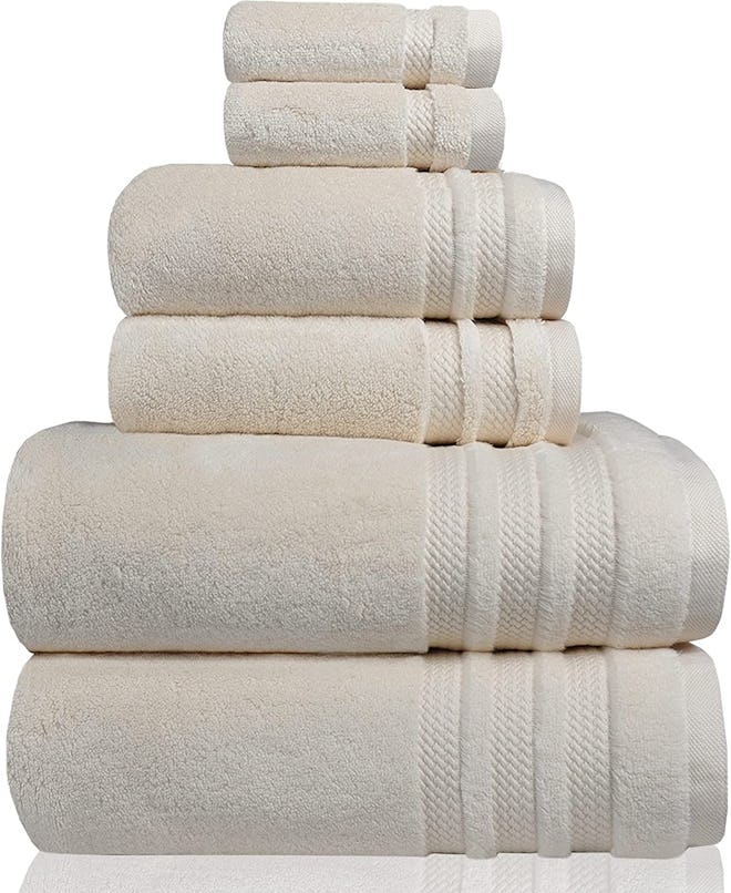 Trident Luxury Hotel Towel Set