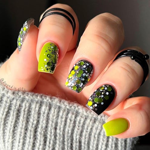 Dip Powder Nail Design: Glitter Nails