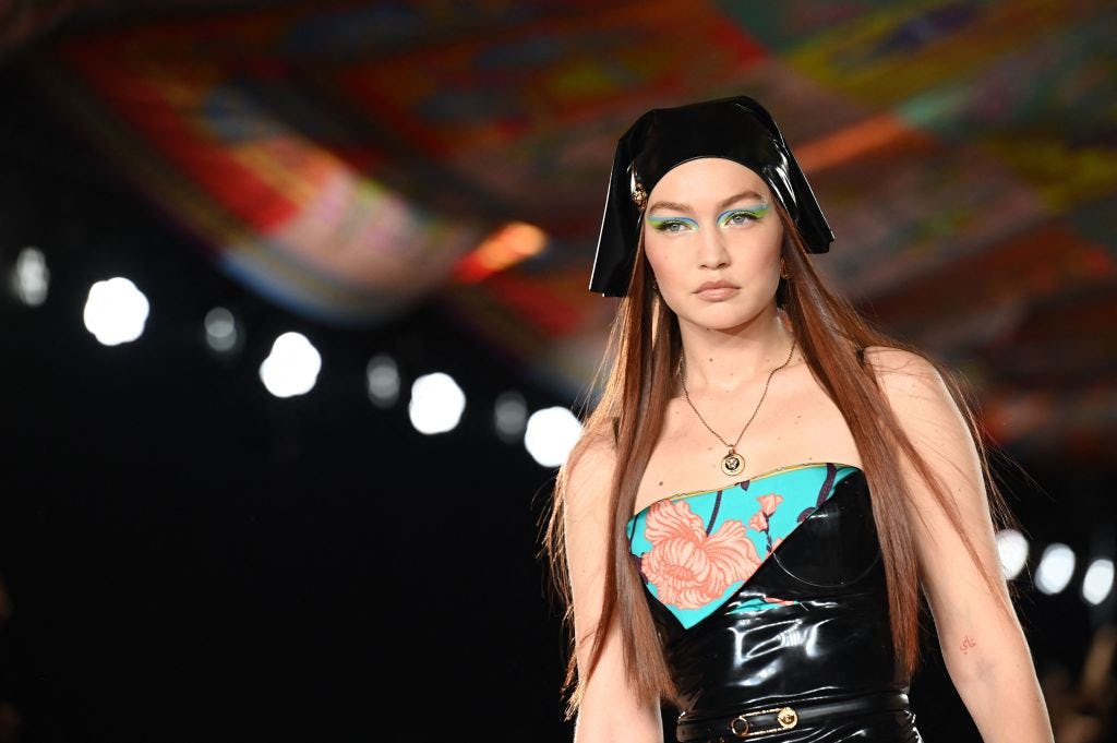 One fall 2022 eyeshadow trend is extended shadows and graphic shapes.