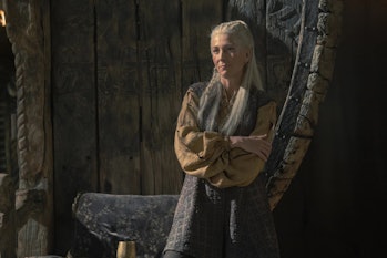 Eve Best como Rhaenys Targaryen 