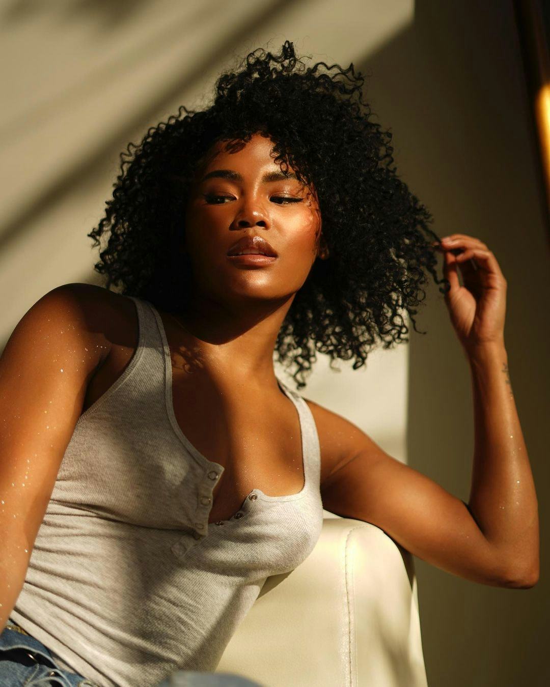 Sierra Jackson from &lsquo;The Bachelor&rsquo; told Bustle the exact body glitter she uses, plus more skin care &hellip;