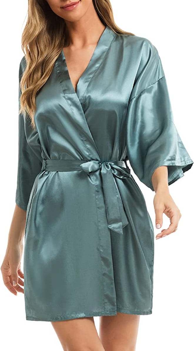 Vlazom Satin Robe