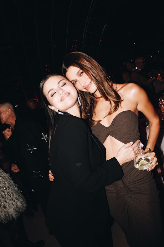 At the Academy Museum of Motion Pictures 2nd Annual Gala, Selena Gomez and Hailey Bieber's body lang...