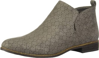 If you're looking for a pair of dressy boots for plantar fasciitis, consider these Dr. Scholl's boot...