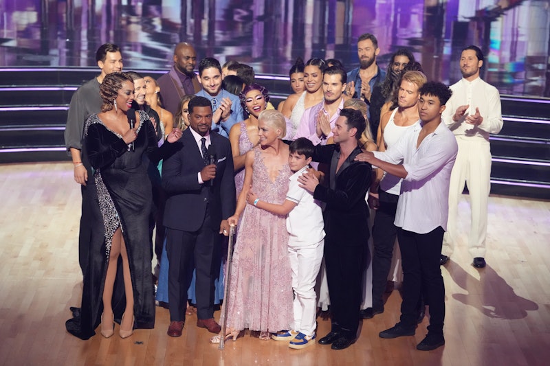 Dancing with the Stars cast for season 31, gathered around Selma Blair