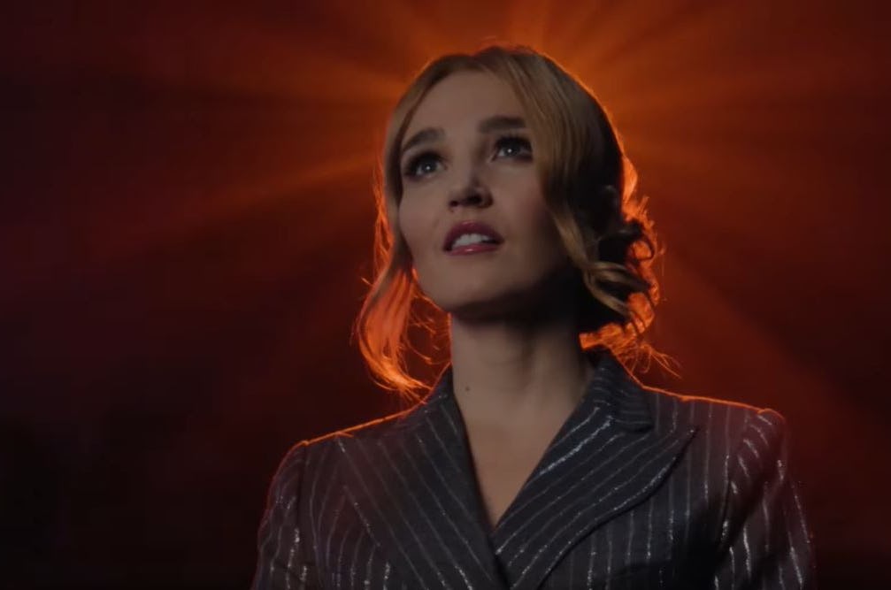 Chloe Fineman stars in an 'SNL' spoof of Nicole Kidman's AMC ad.