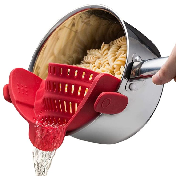 Kitchen Gizmo Snap N Strain Pot Strainer