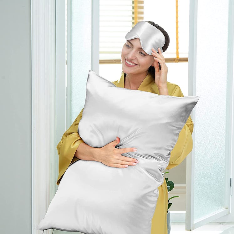 J JIMOO Silk Pillowcase