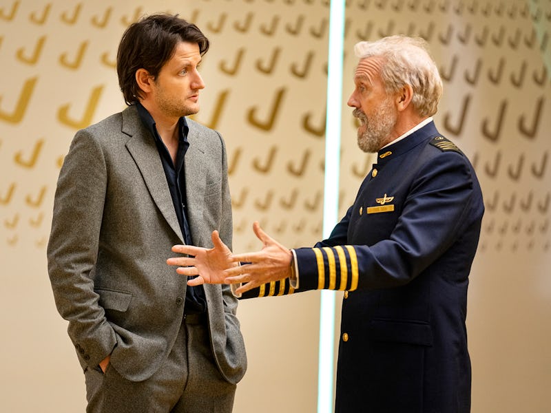 Scene of Matt Spencer talking in the Avenue 5 tv show