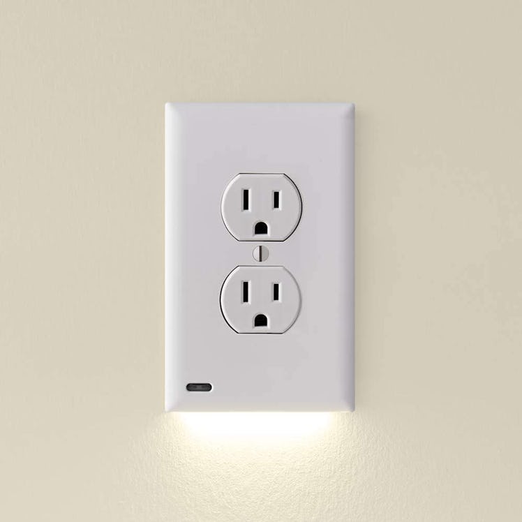 SnapPower LED Outlet Plate (2-Pack)
